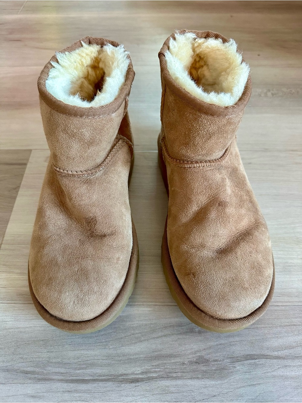 UGG Women's or Girl’s Short Suede Shearling Boots - Chestnut/Tan